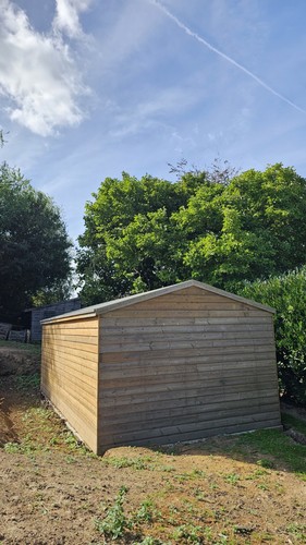 Large 3 6m - 5.2m, wooden